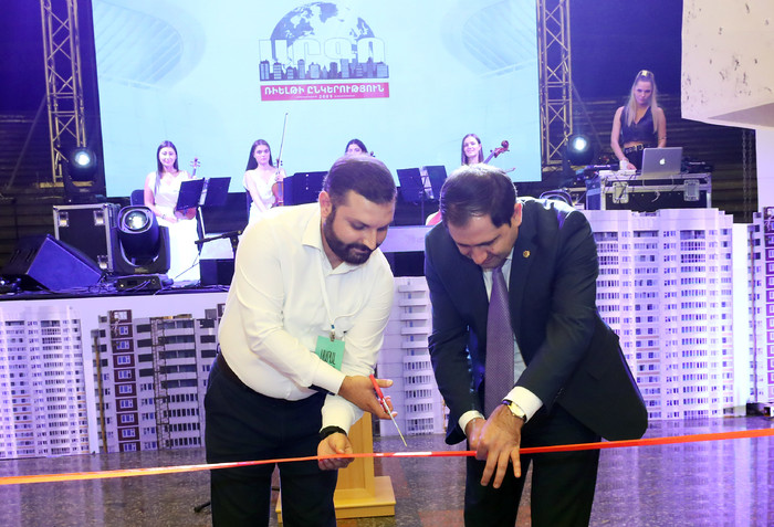 Փոխվարչապետ Սուրեն Պապիկյանը ներկա է գտնվել «Build Armenia - 2021» էքսպո-ցուցահանդեսին