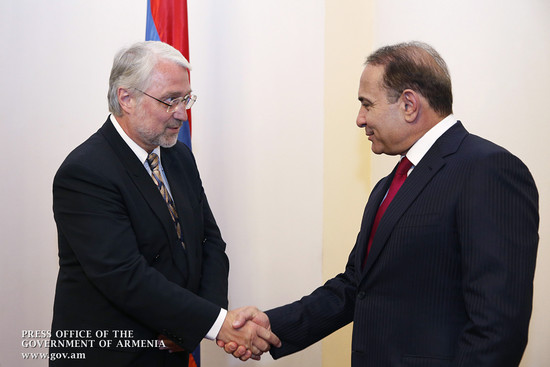 Վարչապետն ընդունել է ԱԶԲ տարածաշրջանային վարչության գլխավոր տնօրենին