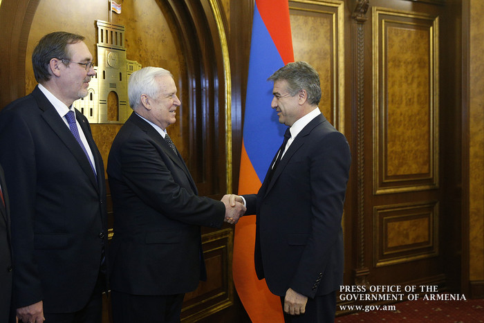 Վարչապետն ընդունել է Նիկոլայ Ռիժկովին