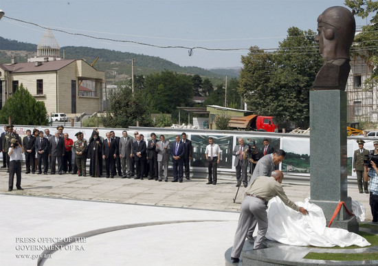 ՀՀ վարչապետը մասնակցում է ԼՂՀ Անկախության օրվան նվիրված միջոցառումներին