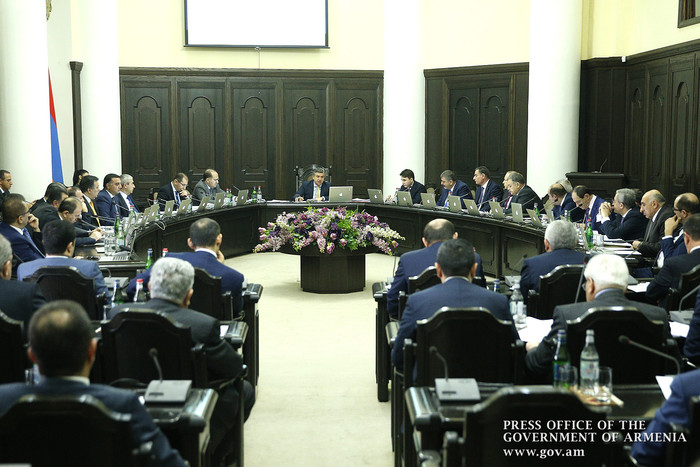 Վարչապետը հանձնարարել է ապաքրեականացնել  տնտեսական ոլորտում հանրային վտանգավորության ցածր աստիճան ու