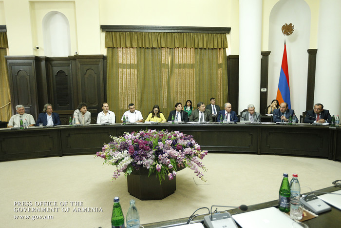Վարչապետն ընդունել է կոնյակի և գինու արտադրությամբ զբաղվող ընկերությունների ներկայացուցիչներին