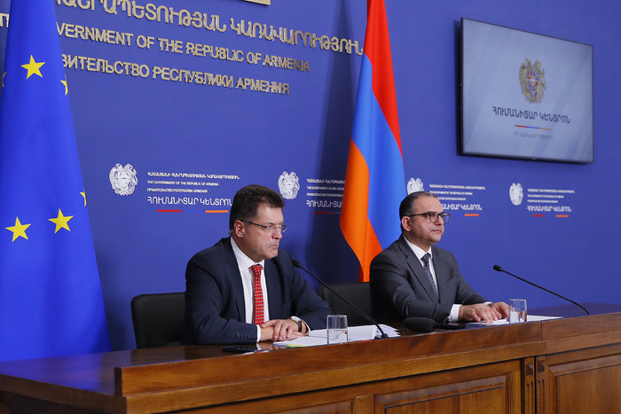 ԵՄ ճգնաժամային կառավարման հարցերով հանձնակատարի հետ քննարկվել են ԼՂ-ից բռնի տեղահանված մեր հայրենակի