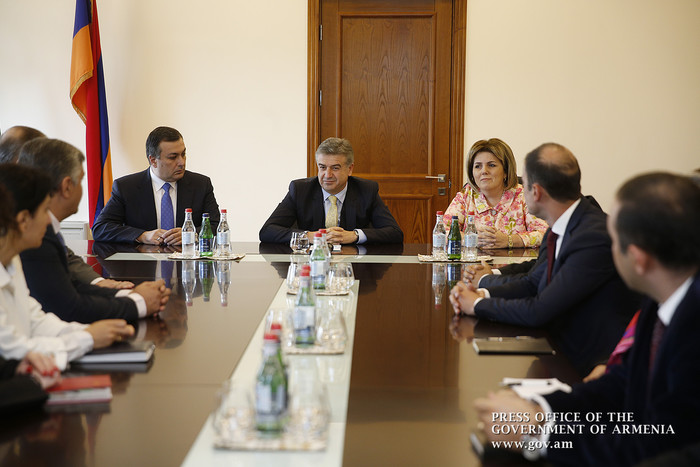 Վարչապետը Սպորտի և երիտասարդության, Բնապահպանության, Առողջապահության, Մշակույթի և Էկոնոմիկայի նախարա