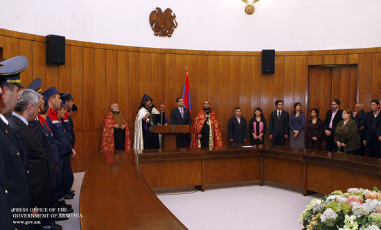 Մինասի որմնանկարները` կառավարությունում