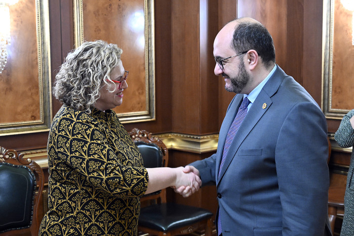 Արայիկ Հարությունյանը հանդիպում է ունեցել ՀՀ-ում ՄԹ դեսպան Ալեքսանդրա Քոուլի հետ