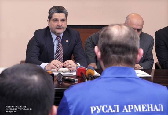 Վարչապետն այցելել է «ԱՐՄԵՆԱԼ» գործարան