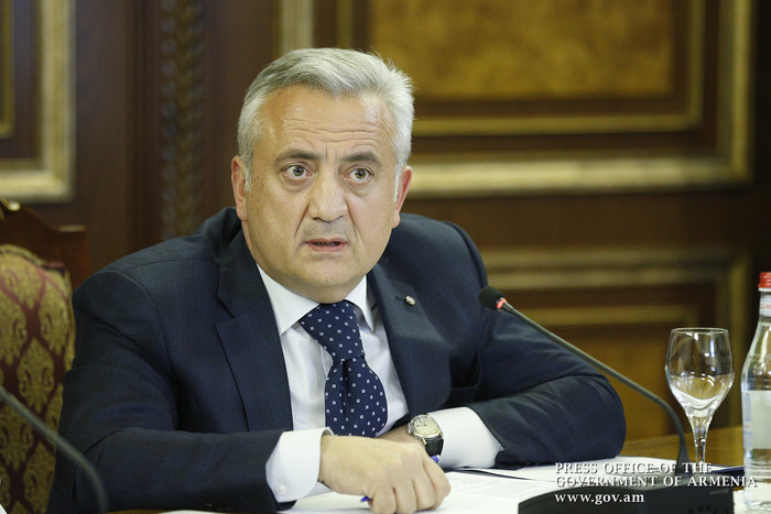 Պետությունը սուբսիդավորելու է գերակա ոլորտների վարկային տոկոսները. Կարեն Կարապետյանը հանդիպել է բանկ