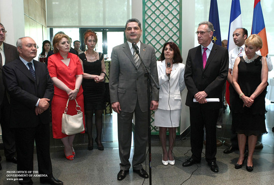 Վարչապետն այցելել է Ֆրանսիայի դեսպանատուն