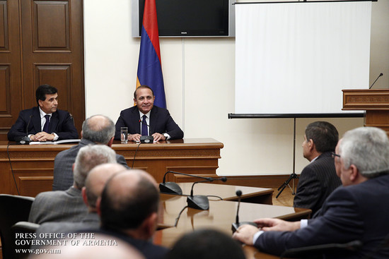 Վարչապետը ՀՀ տարածքային կառավարման և արտակարգ իրավիճակների նախարարության աշխատակազմին է ներկայացրել
