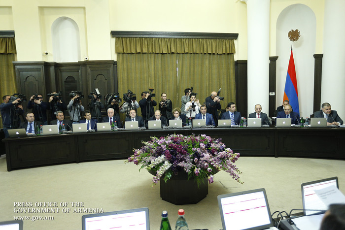 Վարչապետը հանձնարարել է պատկան մարմիններին հետևողական լինել  դեղերի շուկայում դիրքի չարաշահումների բ