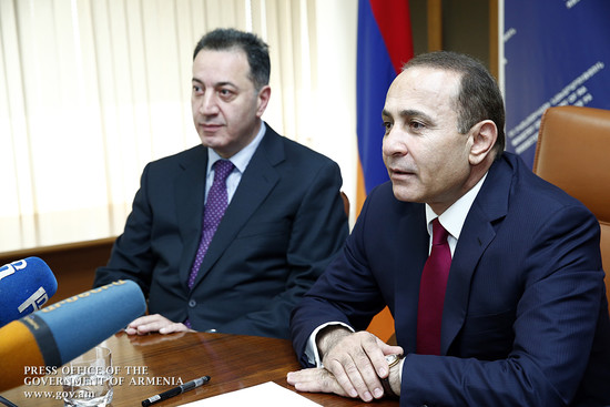 Հովիկ Աբրահամյանը ՀՀ էկոնոմիկայի նախարարության աշխատակազմին է ներկայացրել նորանշանակ նախարար Կարեն Ճ
