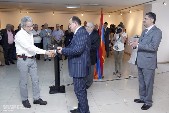 Կառավարության ղեկավարը շնորհավորել է շինարարներին մասնագիտական տոնի առթիվ