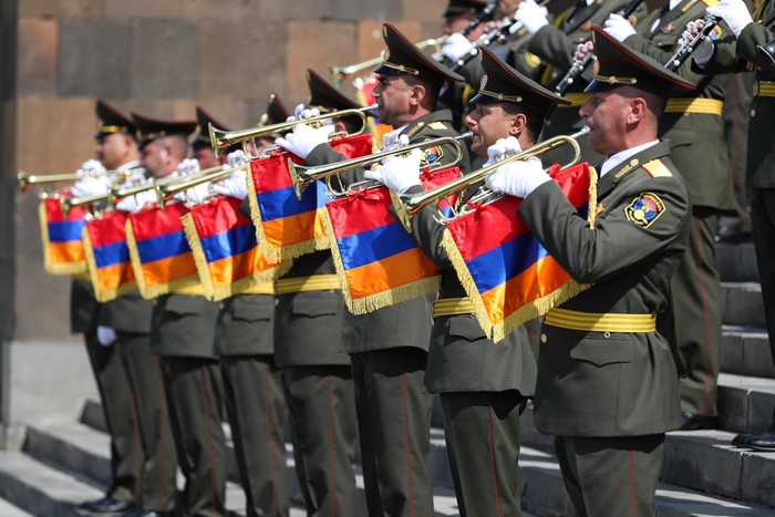 Փոխվարչապետ Մհեր Գրիգորյանը Հաղթանակի և խաղաղության տոնի առթիվ այցելել է «Հաղթանակ» զբոսայգի