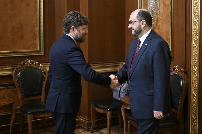 Արայիկ Հարությունյանն ընդունել է Օլիվյե Դեկոտինիին