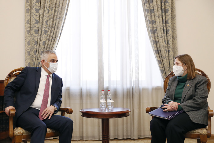 Փոխվարչապետ Մհեր Գրիգորյանն ընդունել է ԱՄՆ դեսպանին