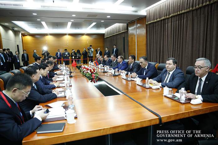Վարչապետ Աբրահամյանը հանդիպել է Չինաստանի Պետական խորհրդի անդամ, փոխվարչապետ Վան Յունի հետ