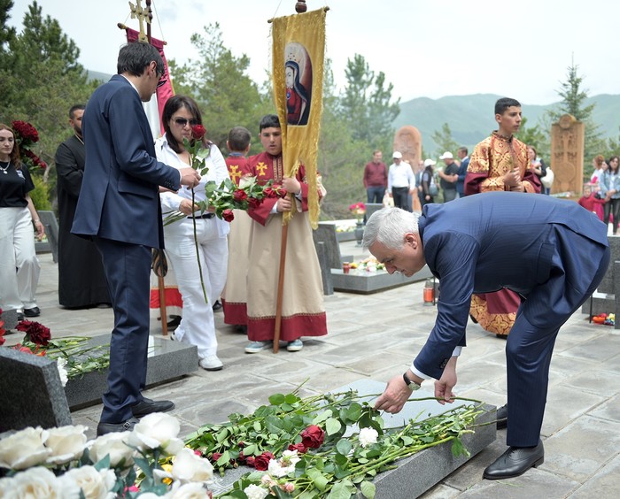 Փոխվարչապետ Մհեր Գրիգորյանը հարգանքի տուրք է մատուցել Բաշ-Ապարանի ճակատամարտի հերոսների հիշատակին