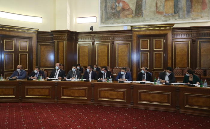 Փոխվարչապետ Սուրեն Պապիկյանը խորհրդակցություն է անցկացրել  ՀՀ մարզերին և Երևան քաղաքին առնչվող հարցե