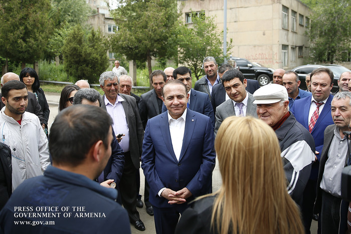 Վարչապետն աշխատանքային այցեր է կատարել