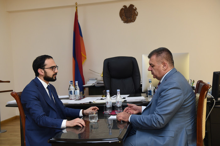 Փոխվարչապետ Տիգրան Ավինյանը շրջայց է կատարել Տրանսպորտի, կապի և տեղեկատվական տեխնոլոգիաների նախարարո