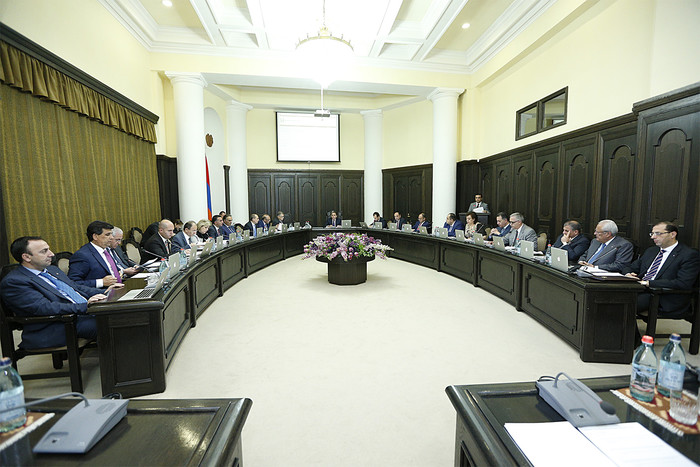 Կառավարության նիստի մասնակիցները հարգել են մեծ բարերարի հիշատակը