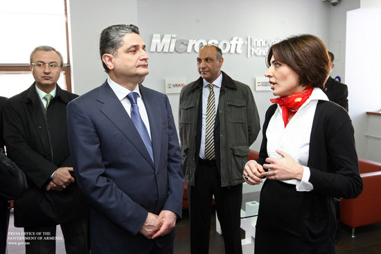 Վարչապետը ծանոթացել է Microsoft տեղեկատվական տեխնոլոգիաների ակադեմիայի և ինովացիոն կենտրոնի գործունե