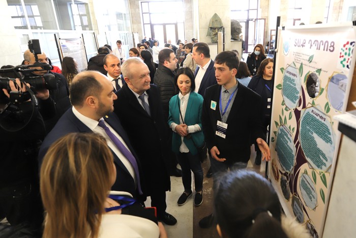 Արայիկ Հարությունյանը մասնակցել է  Համադպրոցական գիտության 2-րդ փառատոնի բացման արարողությանը