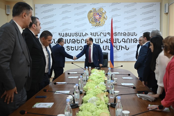 Արայիկ Հարությունյանը ներկայացրել է Սննդամթերքի անվտանգության տեսչական մարմնի նորանշանակ ղեկավարին