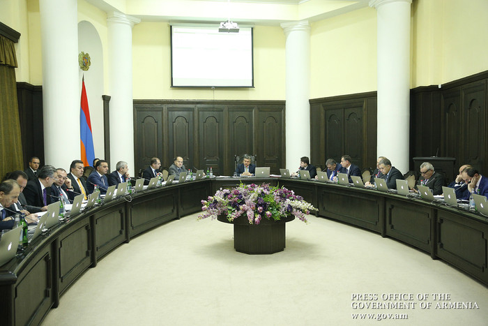 Վարչապետը հանձնարարել է ապաքրեականացնել  տնտեսական ոլորտում հանրային վտանգավորության ցածր աստիճան ու