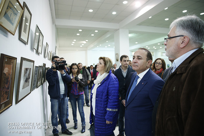 Կառավարության ղեկավարը մասնակցել է երիտասարդ արվեստագետների ցուցահանդեսի բացմանը