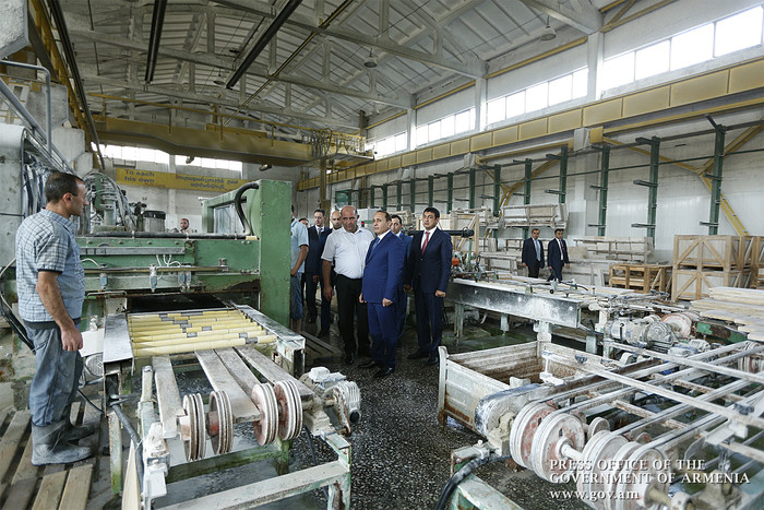 Վարչապետն աշխատանքային այց է կատարել Կոտայքի մարզ