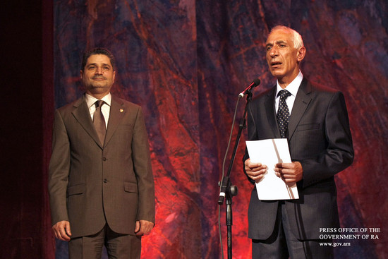 Վարչապետը շնորհավորել է ուսուցիչներին