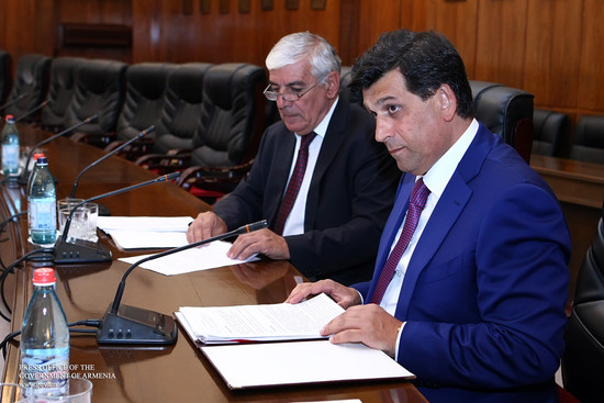 Շարունակվում է ՀՀ պետական կառավարման մարմինների կիսամյակային գործունեության հաշվետվությունների քննար