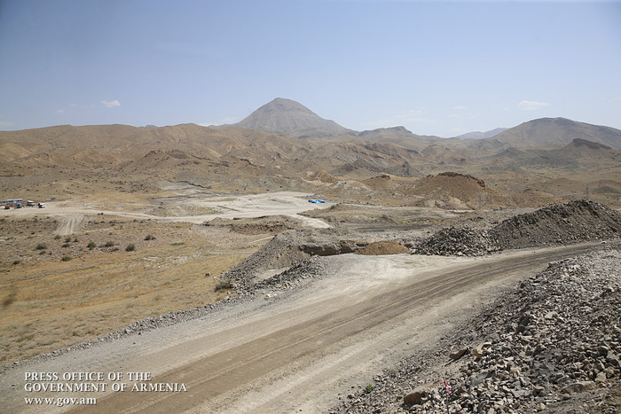 Կարեն Կարապետյանը ծանոթացել է Վեդու ջրամբարի կառուցման շինաշխատանքների ընթացքին և խորհրդակցություն ա