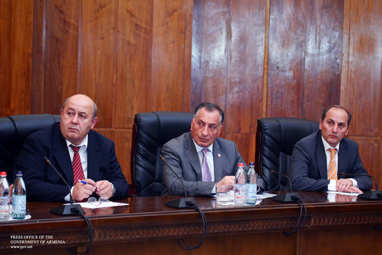 Բարելավվում են հանրային ծառայությունների ոլորտի օրենսդրական կարգավորումները
