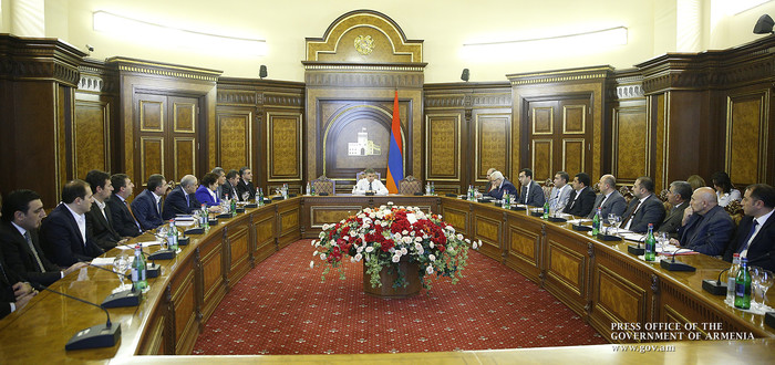 Վարչապետ. «Պետք է կանգնենք պոտենցիալ հաջողակի, բեռ վերցնողի կողքին»