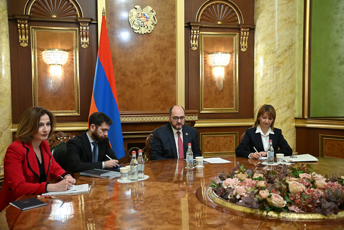 Արայիկ Հարությունյանն ընդունել է Ֆրանսիայի ԵՔՀ հարցերով հատուկ հանձնակատար Հյուգ Մորեին