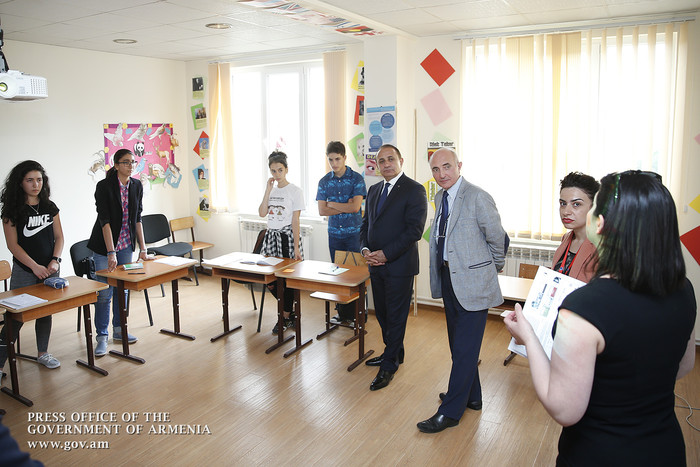 Վարչապետն այցելել է «Երևանի Անանիա Շիրակացու անվան ճեմարան»  կրթահամալիր
