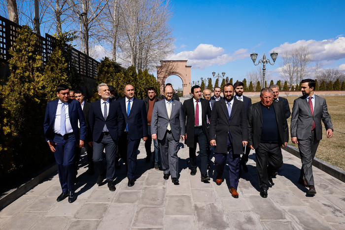 Արայիկ Հարությունյանն այցելել է Արմավիրի մարզի ազգային փոքրամասնությունների բնակավայրեր