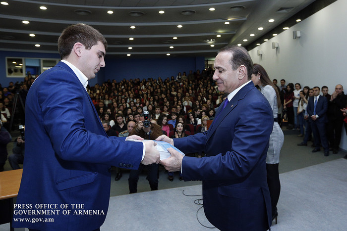 Կառավարությունը կփոխհատուցի պետական բուհերի 646 ուսանողի ուսման վարձը