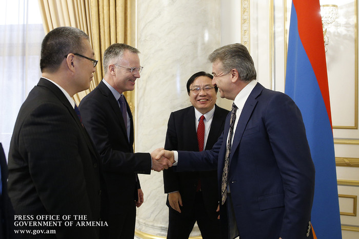 Կարեն Կարապետյանն ընդունել է ԱԶԲ փոխնախագահի գլխավորած պատվիրակությանը