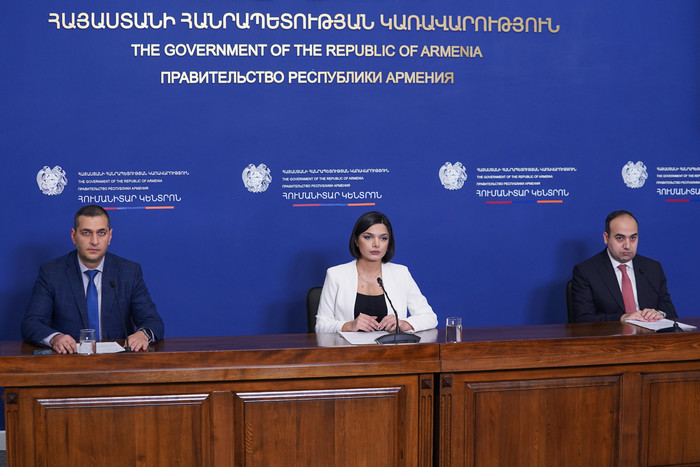 Մանրամասներ են ներկայացվել ԼՂ-ից բռնի տեղահանված անձանց մայրության նպաստի, ծննդյան միանվագ նպաստի և