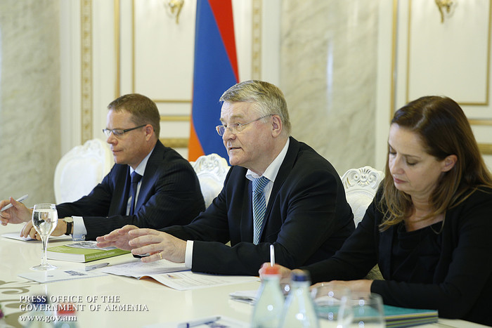 Վարչապետ Աբրահամյանն ընդունել է ԵՄ Ռեգիոնների եվրոպական կոմիտեի նախագահ Մարկու Մարկուլային