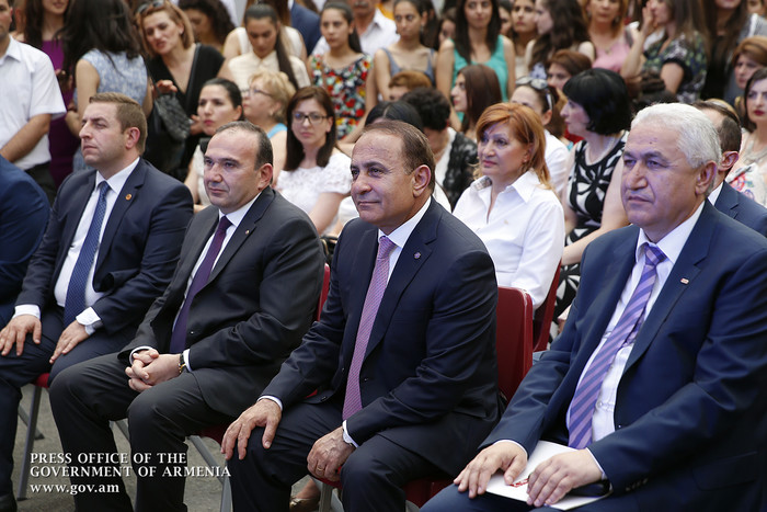 Վարչապետը ՀՊՏՀ շրջանավարտներին է հանձնել ավարտական պետական դիպլոմներ