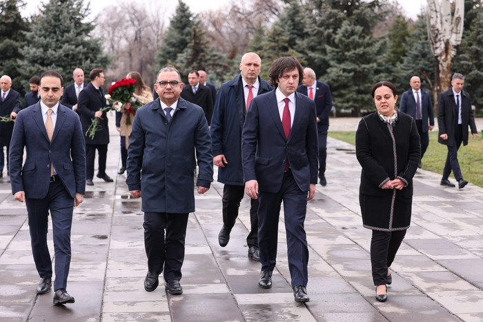 Փոխվարչապետ Տիգրան Խաչատրյանը դիմավորել է պաշտոնական այցով Հայաստան ժամանած Վրաստանի վարչապետին