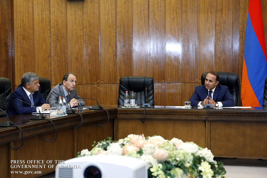Վարչապետը մասնավոր հատվածի հետ քննարկել է բնակարանաշինարարության զարգացման հնարավորությունը