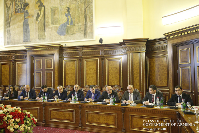 Վարչապետը կառուցապատող ընկերությունների ներկայացուցիչների հետ քննարկել է շինարարության ոլորտի զարգաց