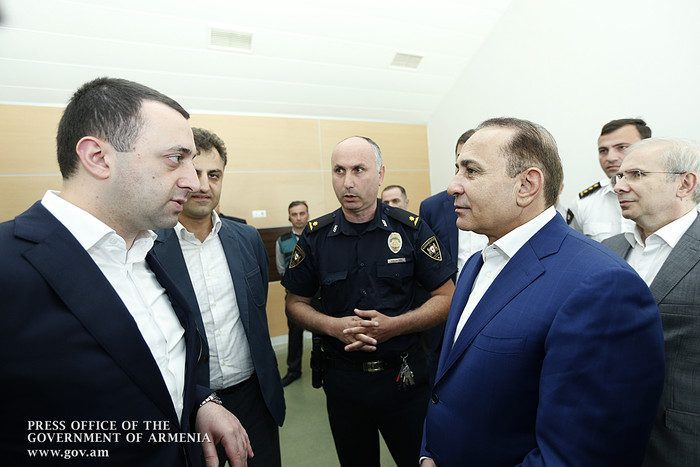 Վարչապետ Հովիկ Աբրահամյանը  Վրաստանի վարչապետի հետ այցելել է վրաց-ռուսական սահմանին գտնվող սահմանայի
