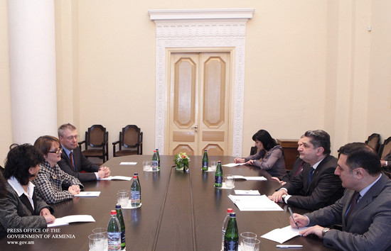 Վարչապետն ընդունել է Հայաստանում Միացյալ Թագավորության նորանշանակ արտակարգ և լիազոր դեսպաններին